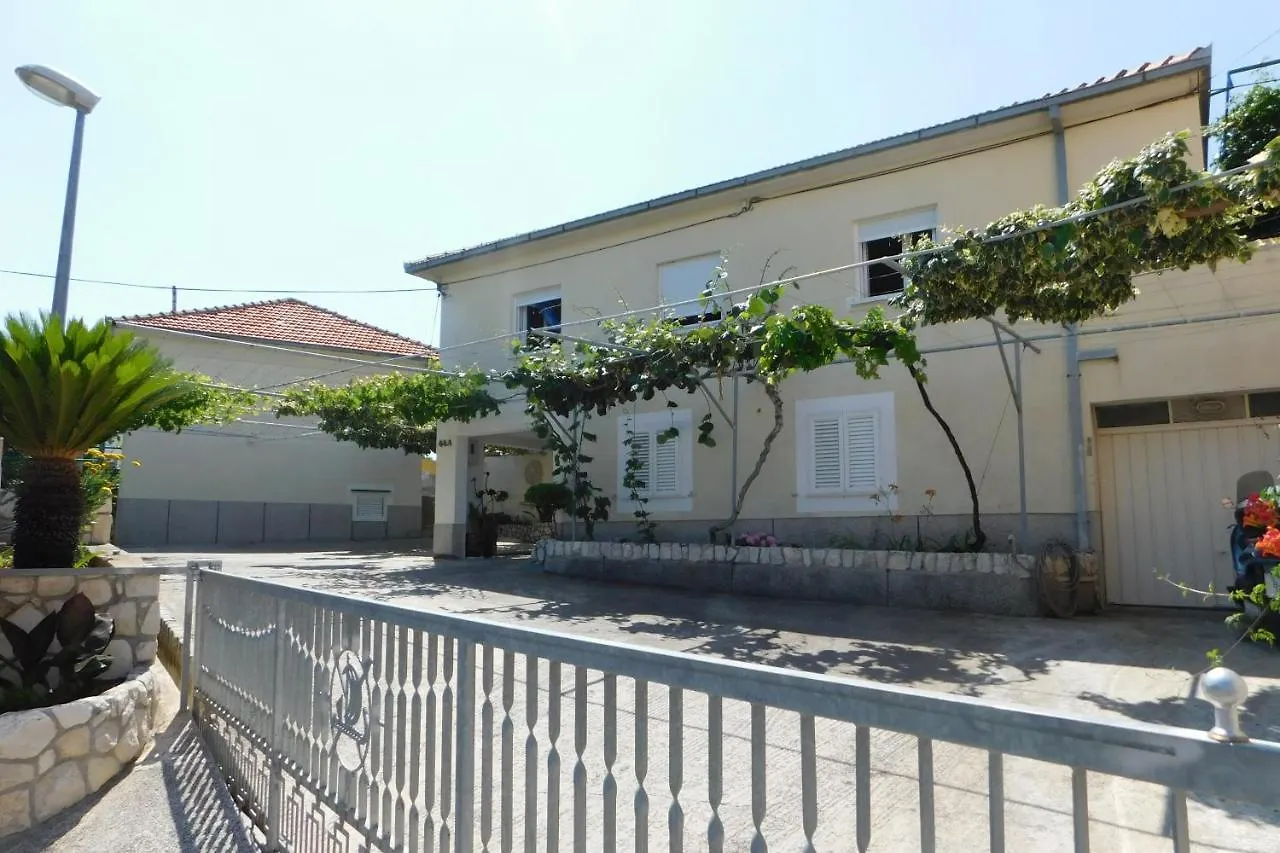 Apartments By The Sea Trogir - 15517 0*,