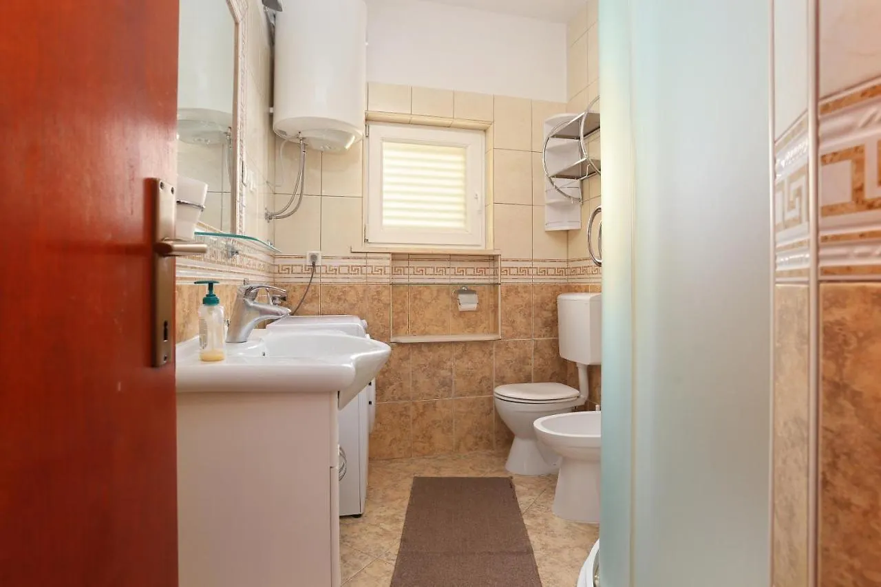 Apartments By The Sea Trogir - 15517 Croatia